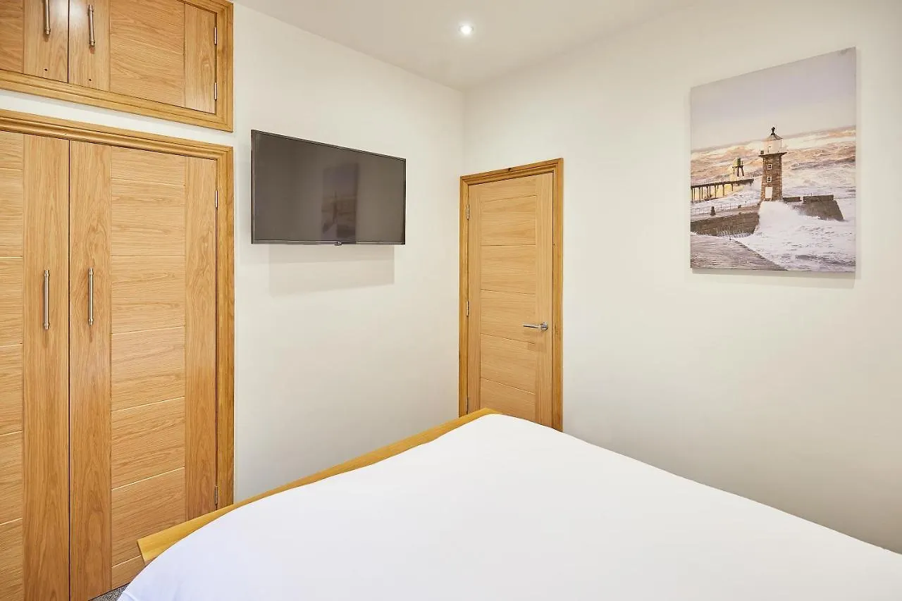 Apartment Host & Stay - Knight Retreat Whitby